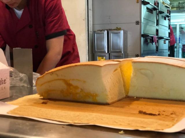画像3: 「現烤蛋糕」で台湾風ふわふわケーキをちぎり食べ