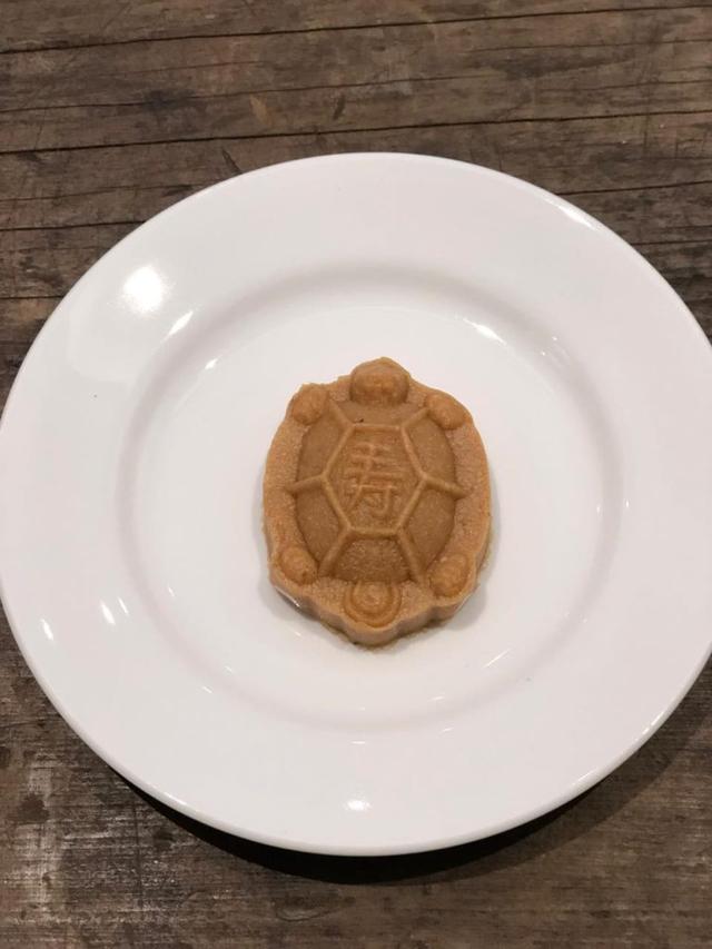 画像2: 味よし見た目よしサイズよし。縁起物をギフトに「平安亀」
