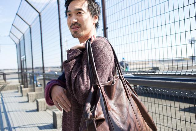 画像: 日常使いにも、旅行用にも、4年以上愛用しているというトートバッグ。