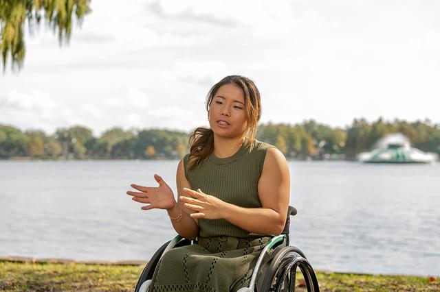 画像: 上地結衣選手(オーランド Lake eola Park)