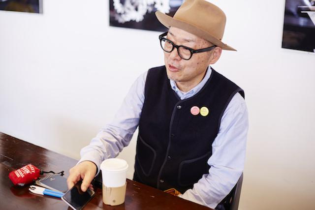 画像: 「スマートフォンが便利で、メモのように写真を撮っています」と岡本さん
