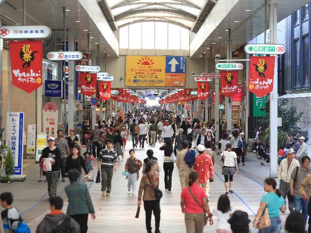 画像: 17:00 さるくシティ4○3アーケードでお土産探し