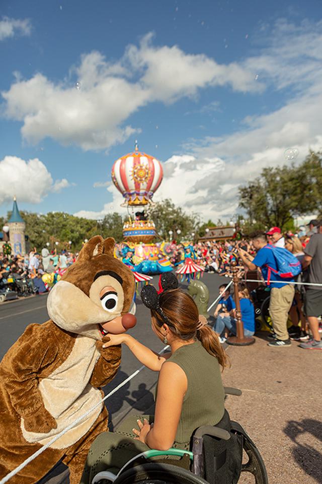 画像3: ディズニーランドで列に並んだときのワクワク感が新鮮だった。