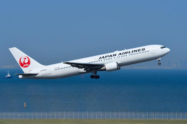 画像: Q:飛行機の離着陸シーンをダイナミックに撮るコツを教えてください。