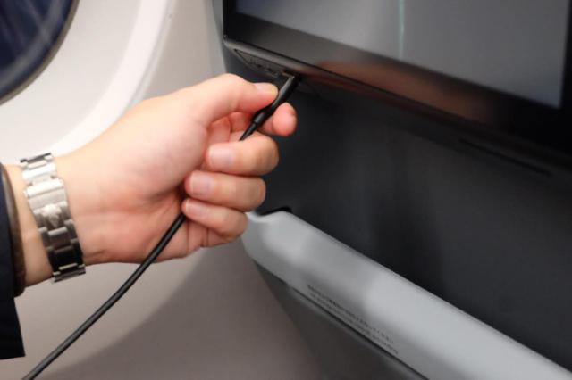 画像1: 「意外に使えるカクテルトレイ。仕事中に便利ですね」