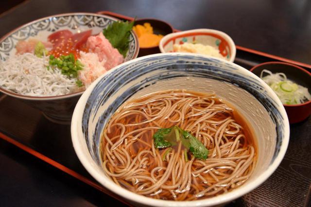 画像2: 【築地】長生庵:市場の職人も通う、個性派そばと魚介の数々