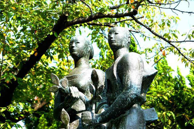 画像: 「宇部産業祈念像」(山内壮夫作)