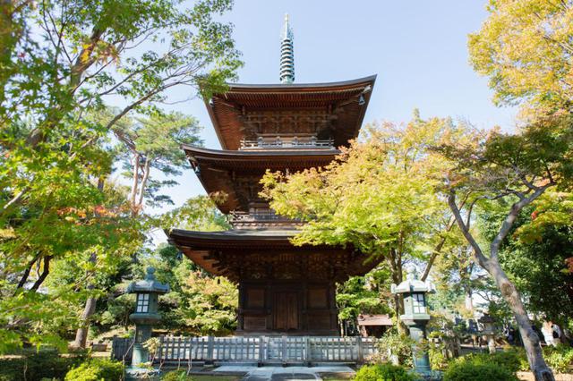画像: 平成18年(2006年)に造られた三重塔。