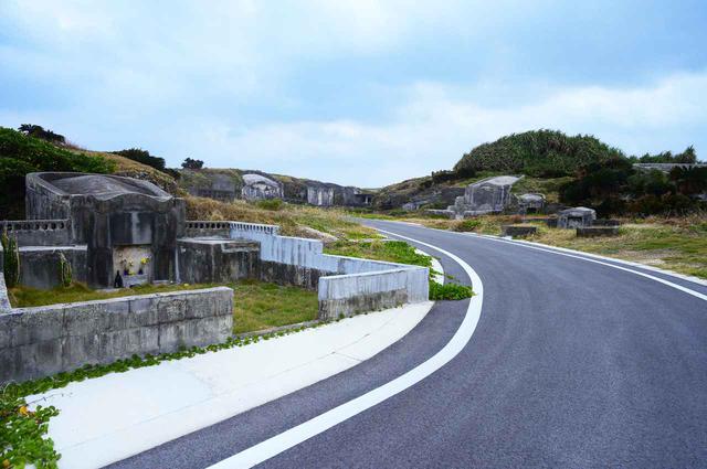 画像: 1.突如として現れる、ちょっと不思議な墓地密集地帯
