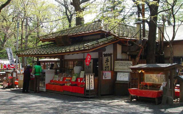 画像: 玉乃屋:開放的なテラス席で味わう自家製粉の十割そば