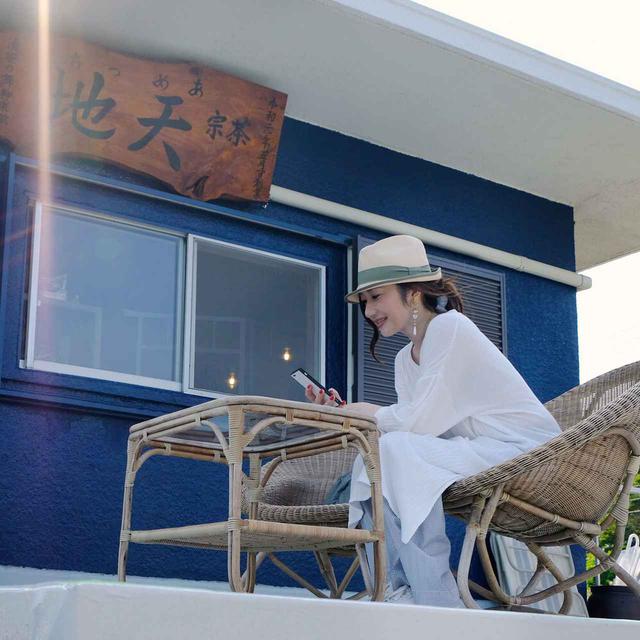 画像: キワ・ラ・ビーチは水質も良く穏やかな海と聞いていましたが、この日は干潮で浜は灼熱の砂漠と化していたので…。早速宇部の新しいお茶のスポット「茶宗天地」へ伺いました。