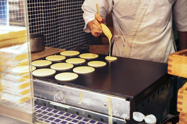 画像3: 焼きたてフワフワの寅焼き「い志い」
