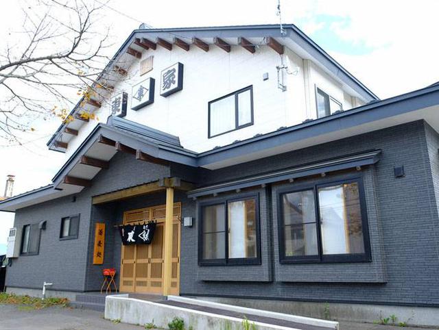 画像: お目当ての東屋 川北分店に到着。釧路市内にある100年を超える老舗「竹老園東屋」から独立したお店が東屋分店を名乗っているのですが、こちらもその中のひとつ。釧路市内には方々に東屋があります。