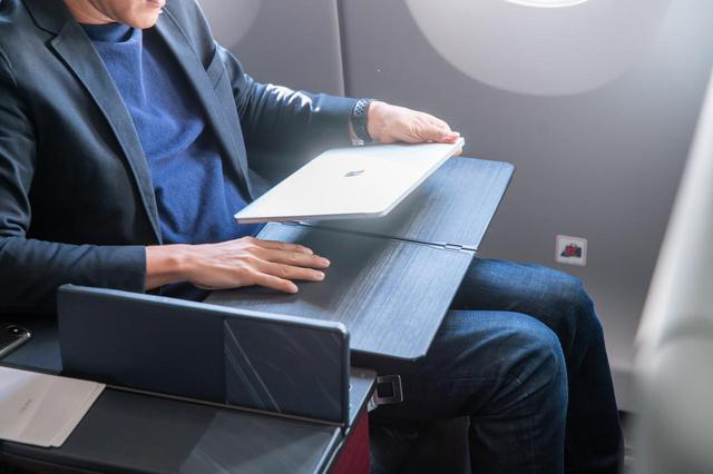 画像6: まるで空の上の書斎。ミステリー作家が語るAirbus A350ファーストクラス