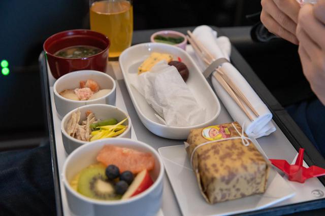 画像7: まるで空の上の書斎。ミステリー作家が語るAirbus A350ファーストクラス