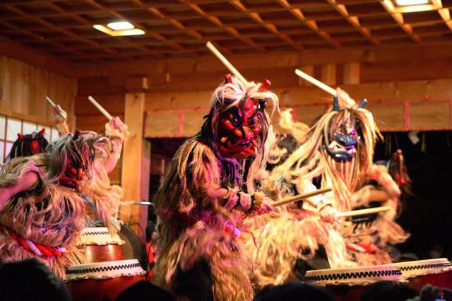 画像2: 舞に踊りに民俗行事。なまはげのすべてが詰まったまつり