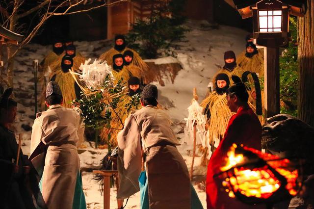 画像1: 舞に踊りに民俗行事。なまはげのすべてが詰まったまつり