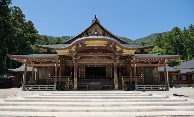 画像: 9:00 彌彦神社