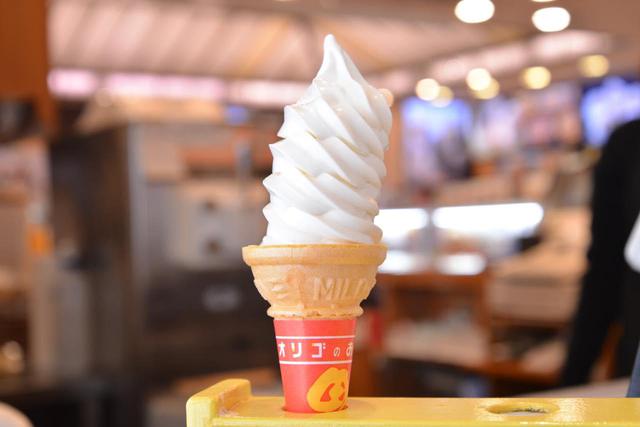 画像1: 【杏仁ソフトクリーム】素材にこだわり尽くした濃厚ソフトの元祖「横浜大飯店」