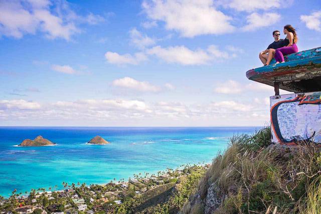 画像: ラニカイ・ピルボックスからは海と街の絶景が眺められます (c) Shutterstock.com