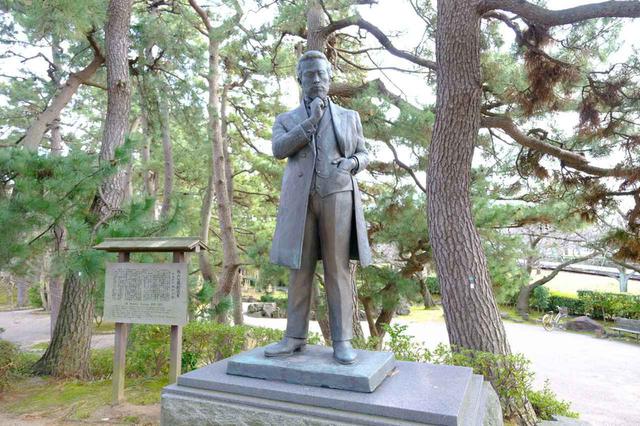 画像: 日本初の国立市民公園を作ったのは、新潟県令(現在の県知事)として赴任していた楠本正隆で、公園内に銅像もあります。