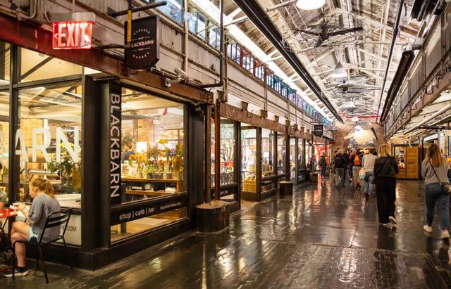 画像: イートインできるお店もあるのでランチやカフェがてら訪ねてください rawf8 / Shutterstock.com