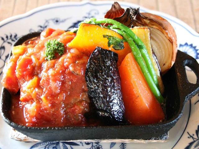 画像: ボリュームたっぷり&国産牛豚ひき肉使用。野菜の甘みも格別。セットメニューもあり