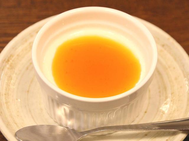 画像: まるでスイーツ店のような「濃厚みるくプリン」にびっくり。しかも200円!
