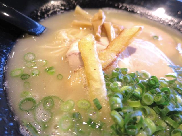 画像: 仙崎=イカというイメージからサキイカの天ぷらも。細切りで食べやすく、旨みたっぷり