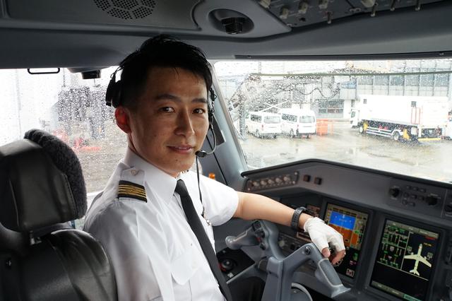 画像1: 安心してご搭乗いただくために…運航乗務員が機内の空気循環の仕組みを解説