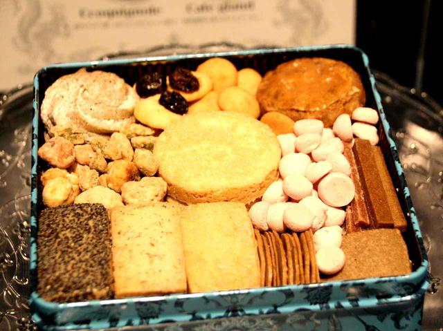 画像: 「森の恵クッキー プティボワ」。森から採れた食材で、17種類のクッキーを創出し、詰めたクッキー缶
