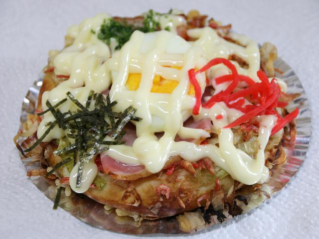 画像: 「おこのみやきくん」。お好み焼きの美味しさをパンが下支え。ゆで玉子もぴったり