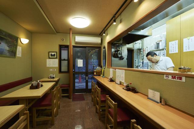 画像2: 「とん八亭」でとびきり肉厚なとんかつランチ