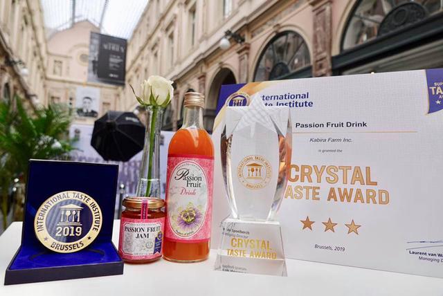 画像: パッションフルーツドリンクは、食品のミシュランとも呼ばれている「InternationalTaste Institute」において、3年連続で優秀味覚賞の最高位である三ツ星を受賞