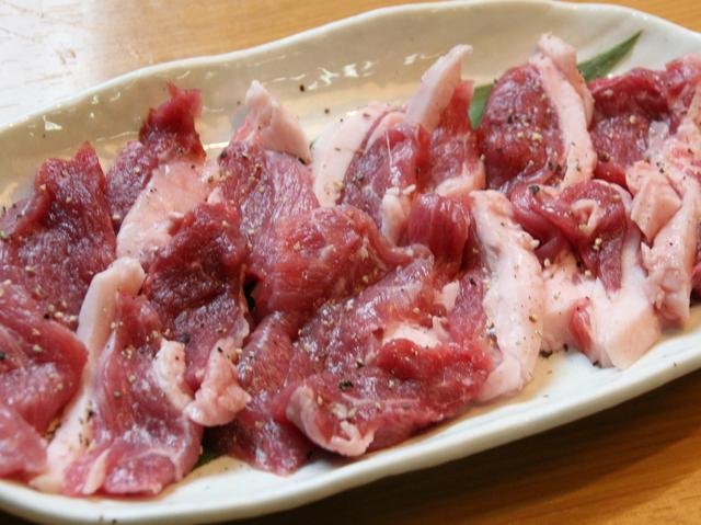 画像: メン羊(地物ジンギスカン)。上質な脂の美味しさで、何枚でも食べられる!