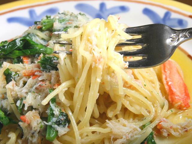 画像: ずわい蟹と菜の花の生パスタ 970円