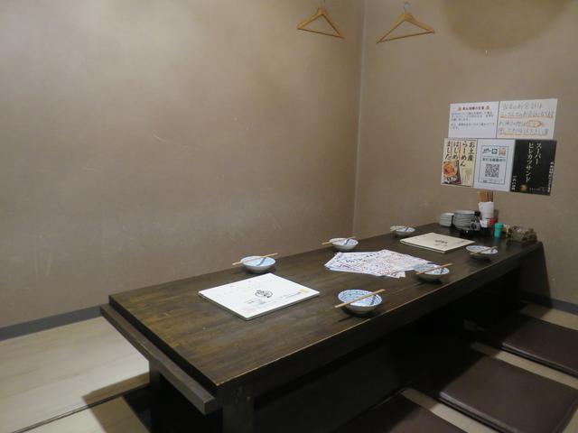 画像: 本店はカウンターのほか堀ごたつ、座敷、個室などもあり、各種対応