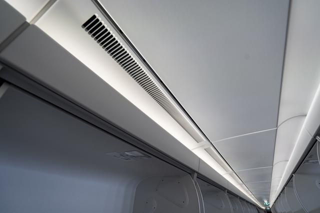 画像2: Q.機内の空気は清潔に保たれていますか? A.2~3分に一度、清浄フィルターを通してすべての空気が循環しています