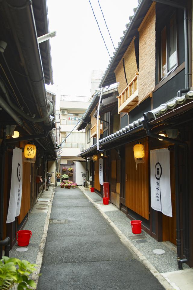 画像1: 日本古来の美意識にもう一度触れる。歴史、文化、自然を感じる町家泊、伝泊