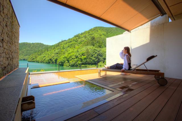 画像1: 部屋付きの露天風呂と窓辺の絶景を満喫。リトリートできる「おこもり旅」