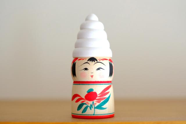 画像: 私が購入したのが「ソフトクリームこけし」。我が家にもしっかりなじんでいてとても気に入っています。