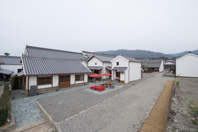 画像1: 伝統の技を体験! 『美馬市観光交流センター』で藍染めアイテムを作ろう