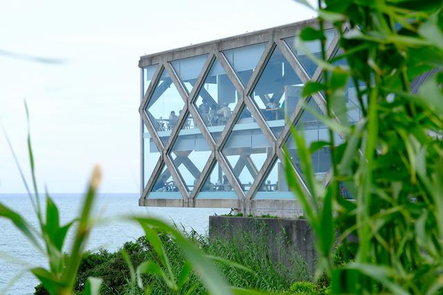 画像: ひがしこうち旅を締めくくるのに立ち寄ったのは「SEA HOUSE」。高知の海を見ながらゆっくり楽しめるカフェです。