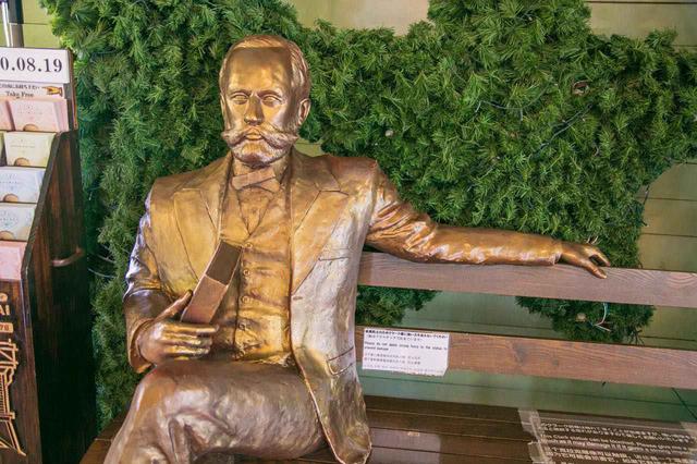 画像: 「Boys,be ambitious!(青年よ、大志を抱け)」の名言でおなじみ、札幌農学校の初代教頭ウイリアム・S・クラーク博士の像と写真を撮れるスポットも