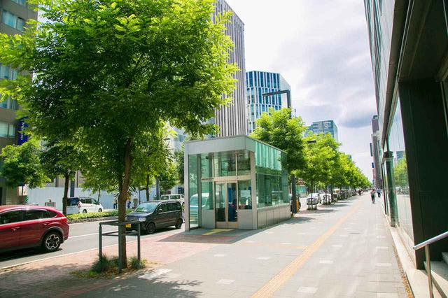画像: 各区画に地下への入り口がある