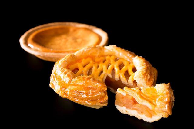 画像: 「アップルパイ・ベイクドチーズケーキ詰合せ」※北海道外への発送は税込5,994円、北海道内の発送は税込5,440円