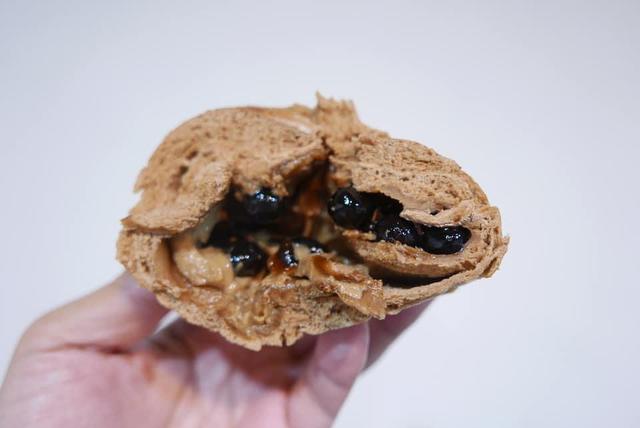画像: 新竹:「西大發爆漿城隍包」名物・タピオカ入り饅頭のモチモチ食感を楽しむ