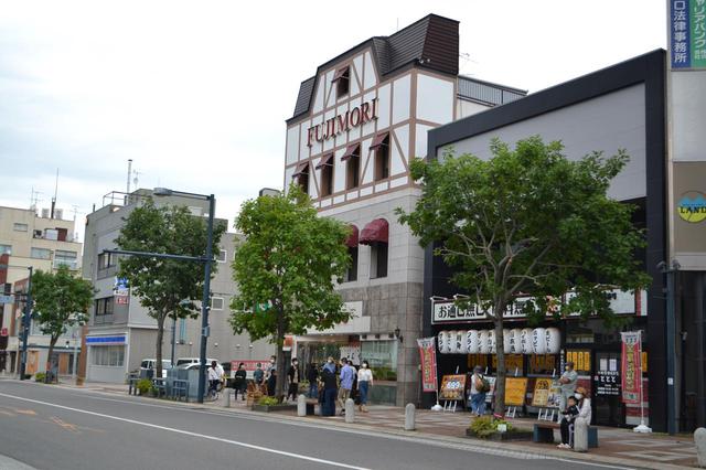 画像2: JR帯広駅周辺には旅行客の姿が戻り、人気店には行列も