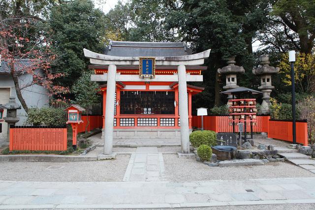 画像: 美の神(多岐理毘売命・多岐津比売命・市杵島比売命)を祀る美御前社