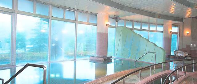画像2: 日帰り利用もできる温泉施設「ホテルゆとりあ藤里」